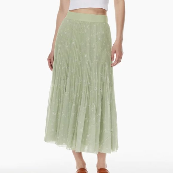 ISO: Aritzia Wilfred Twirl Skirts in Greens (XS) - Picture 3 of 6